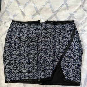 NWT, black and blue mini skirt, size 10